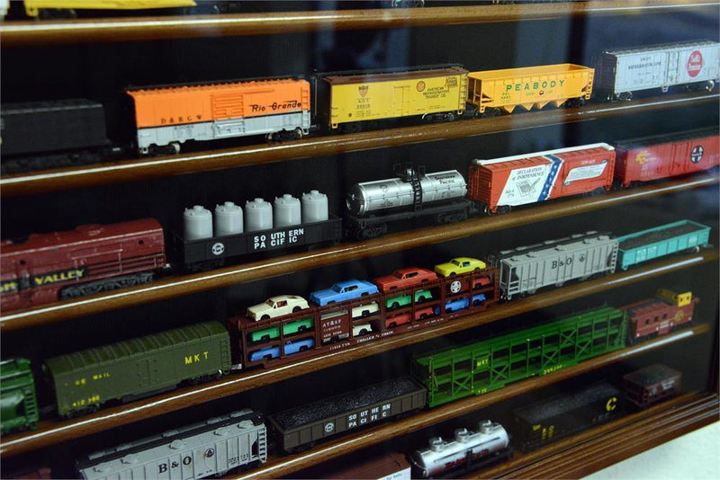 N Scale Train Display Case Cabinet - sfDisplay.com